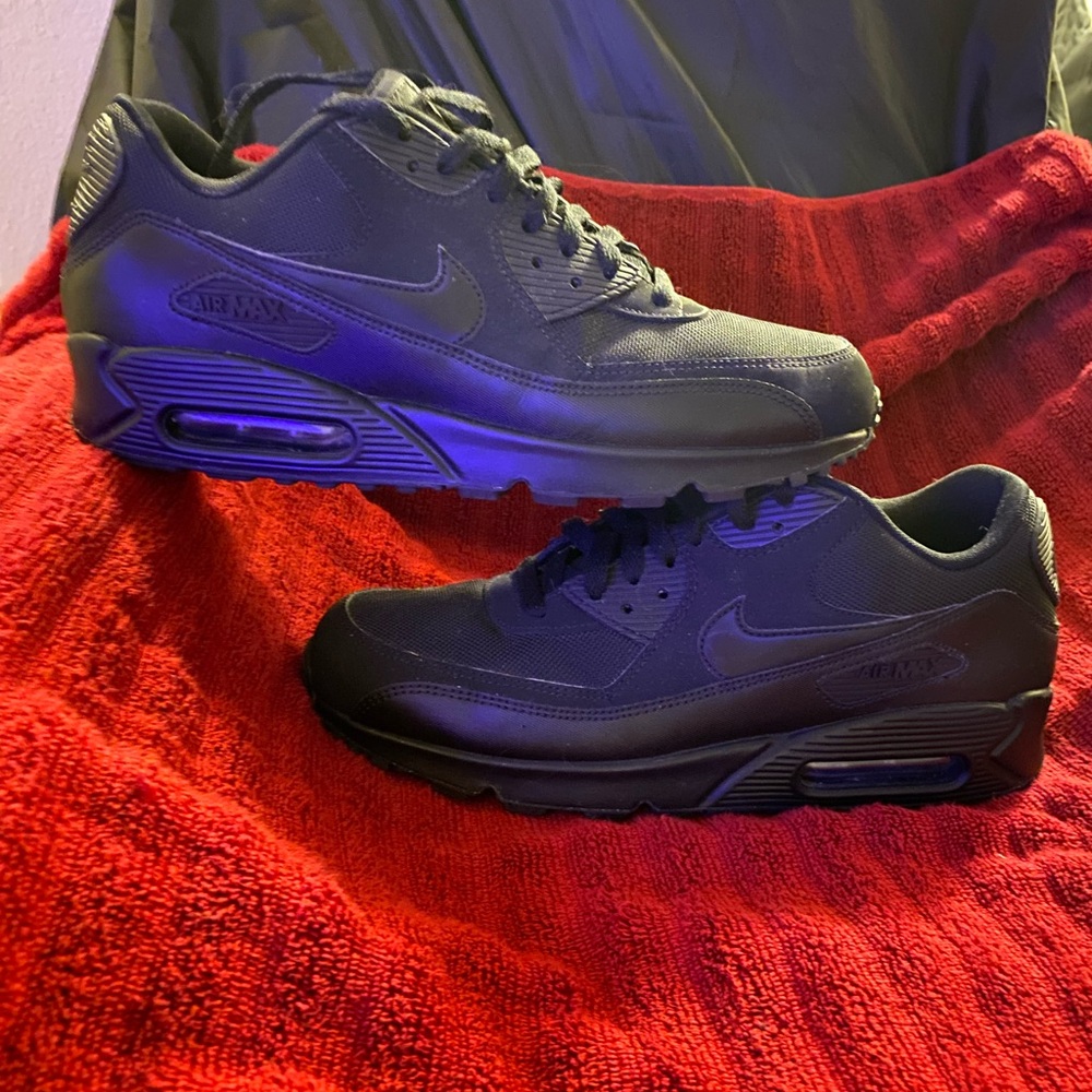All Black Nike
